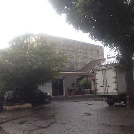 Penginapan Surya Serang Exterior foto