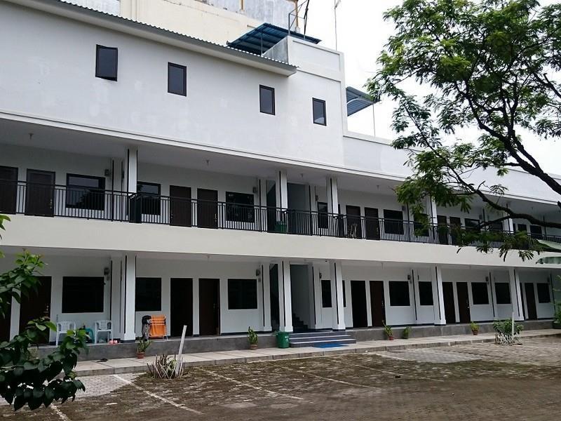 Penginapan Surya Serang Exterior foto