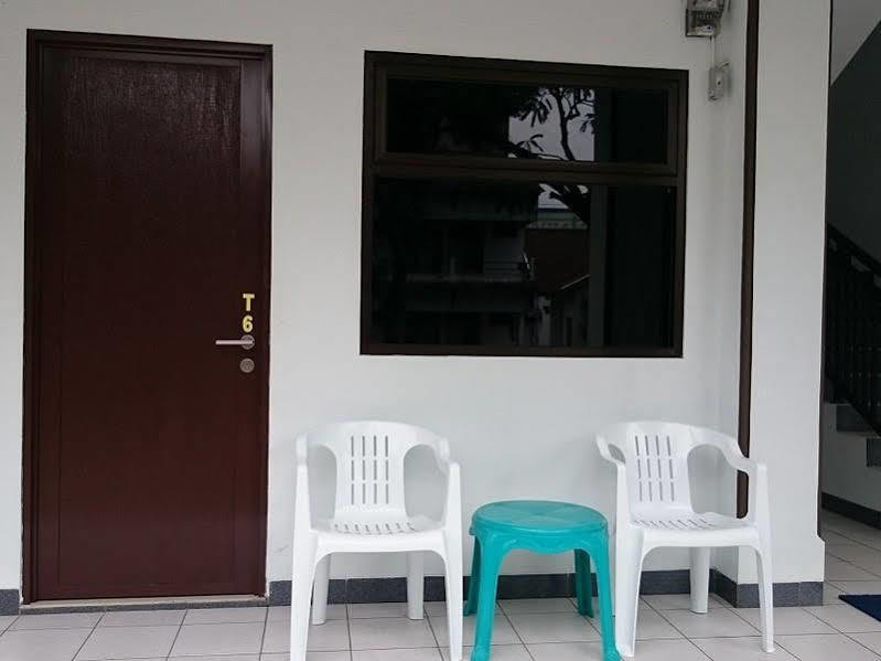 Penginapan Surya Serang Exterior foto