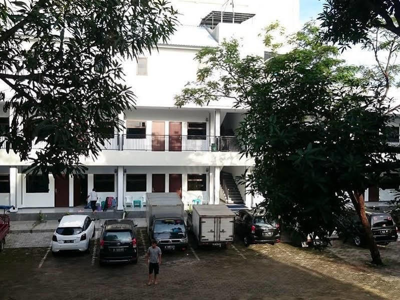 Penginapan Surya Serang Exterior foto